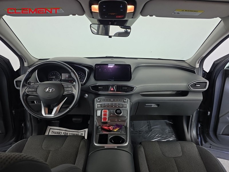 Hyundai Santa Fe Vehicle Full-screen Gallery Image 9