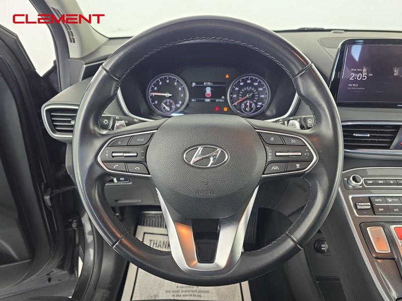 Hyundai Santa Fe Vehicle Full-screen Gallery Image 11