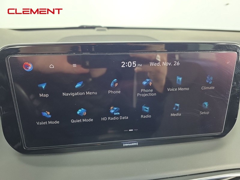 Hyundai Santa Fe Vehicle Full-screen Gallery Image 15