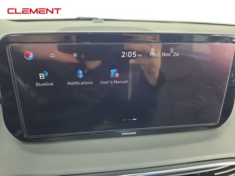 Hyundai Santa Fe Vehicle Full-screen Gallery Image 16