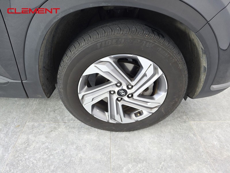 Hyundai Santa Fe Vehicle Full-screen Gallery Image 31