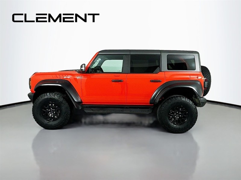 Ford Bronco Vehicle Full-screen Gallery Image 4