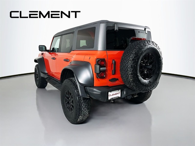 Ford Bronco Vehicle Full-screen Gallery Image 8