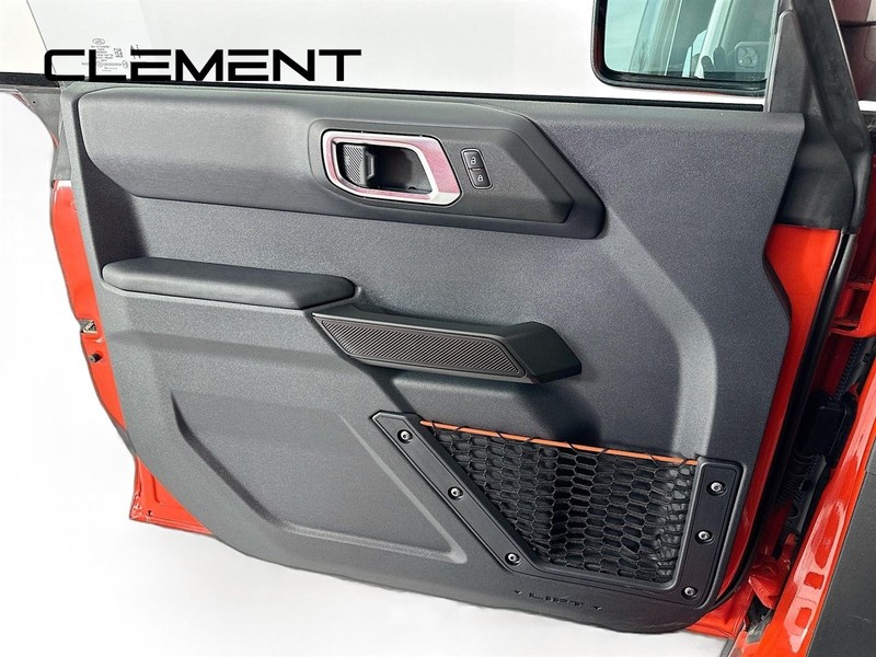 Ford Bronco Vehicle Full-screen Gallery Image 28