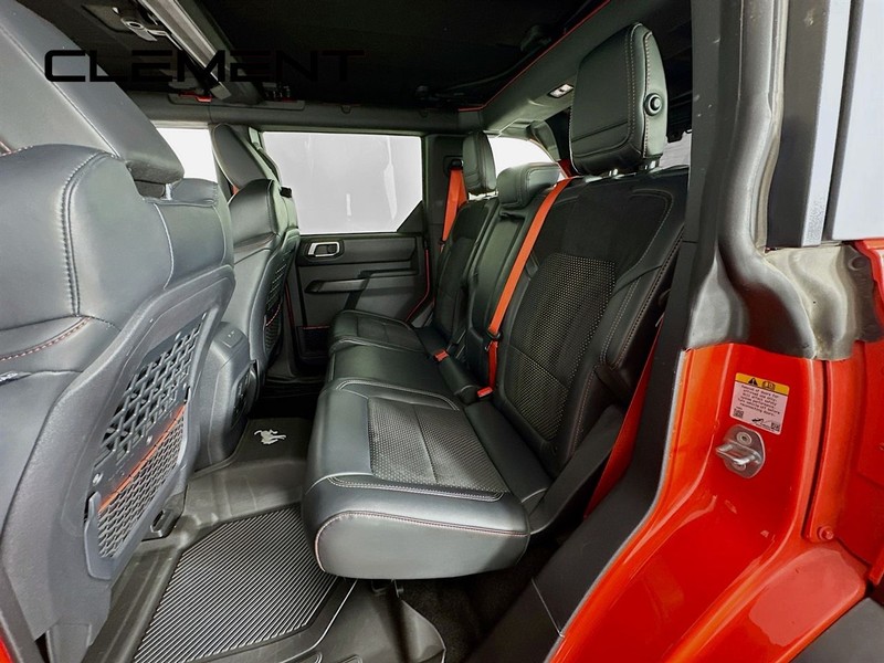 Ford Bronco Vehicle Full-screen Gallery Image 32