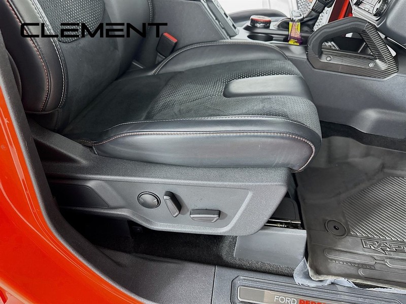 Ford Bronco Vehicle Full-screen Gallery Image 33