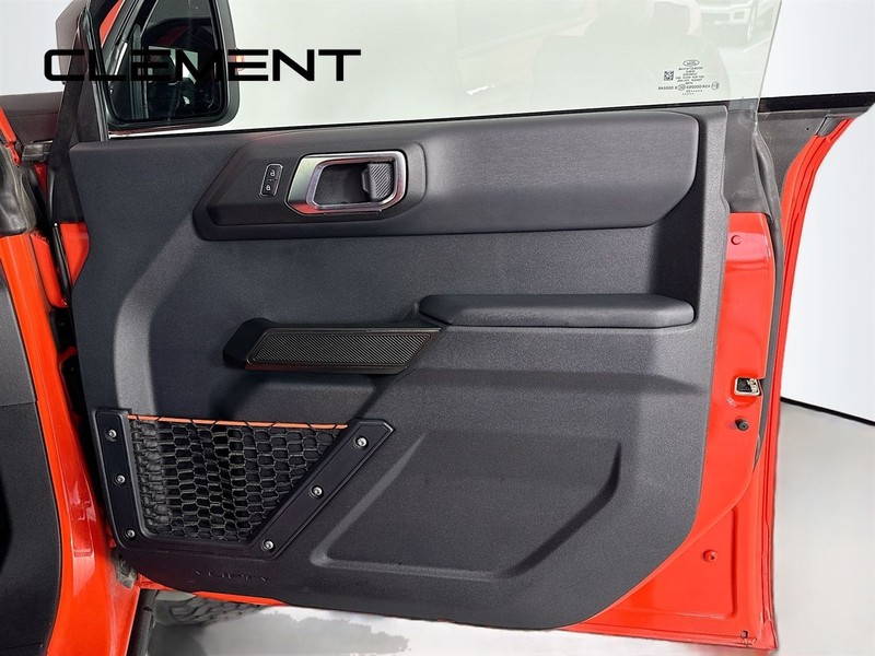 Ford Bronco Vehicle Full-screen Gallery Image 35