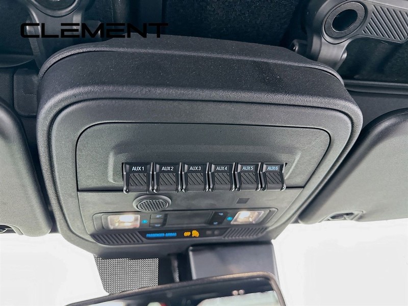 Ford Bronco Vehicle Full-screen Gallery Image 39