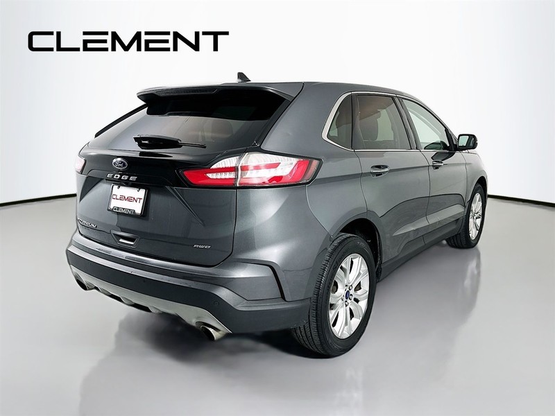 Ford Edge Vehicle Full-screen Gallery Image 6