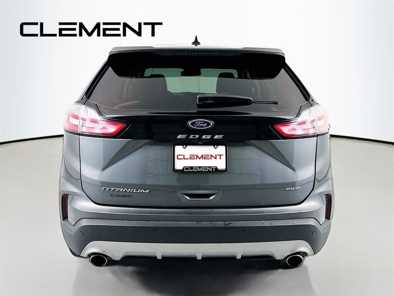 Ford Edge Vehicle Full-screen Gallery Image 7