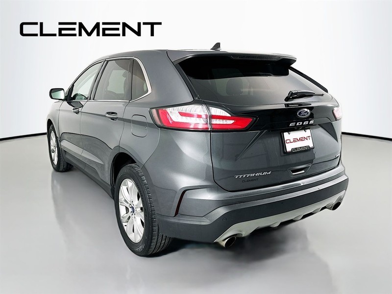 Ford Edge Vehicle Full-screen Gallery Image 8