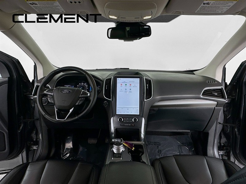 Ford Edge Vehicle Full-screen Gallery Image 11