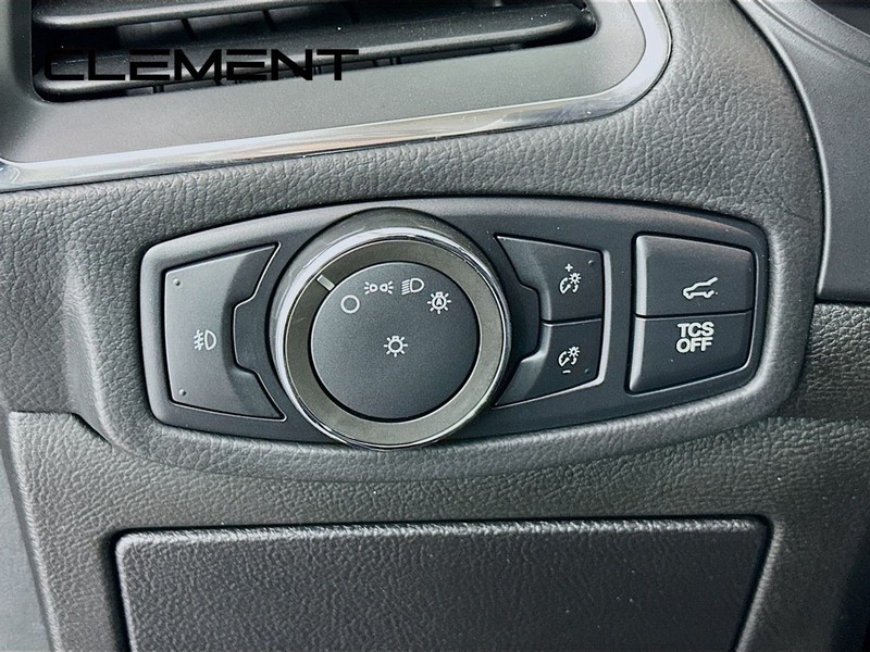 Ford Edge Vehicle Full-screen Gallery Image 12