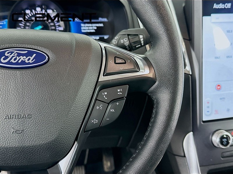 Ford Edge Vehicle Full-screen Gallery Image 16