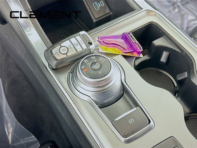 Ford Edge Vehicle Full-screen Gallery Image 24