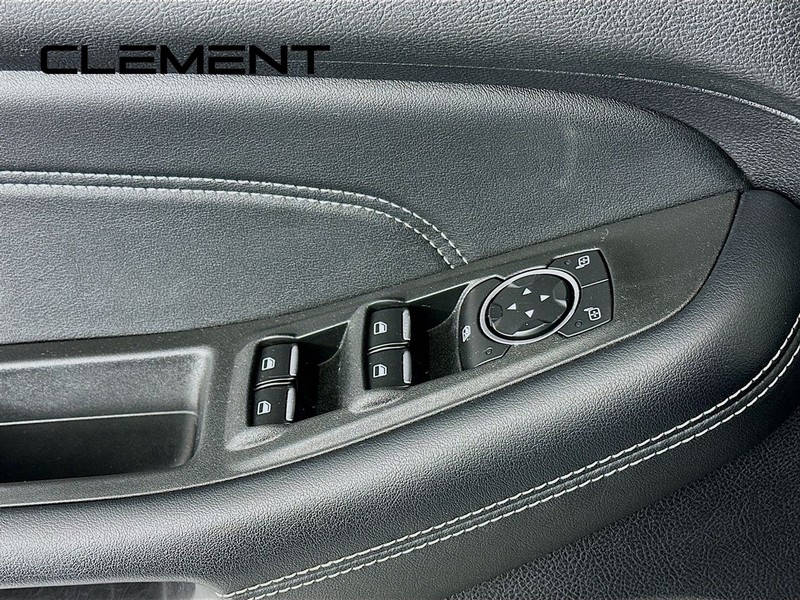 Ford Edge Vehicle Full-screen Gallery Image 26