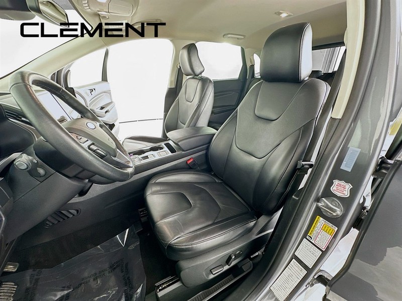 Ford Edge Vehicle Full-screen Gallery Image 29