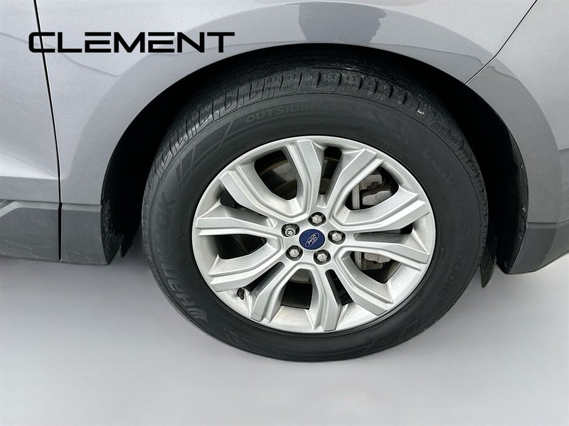 Ford Edge Vehicle Full-screen Gallery Image 35