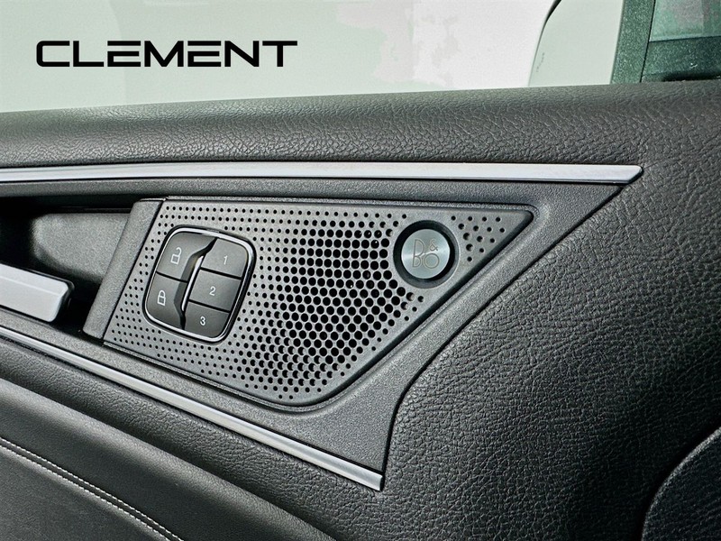 Ford Edge Vehicle Full-screen Gallery Image 37