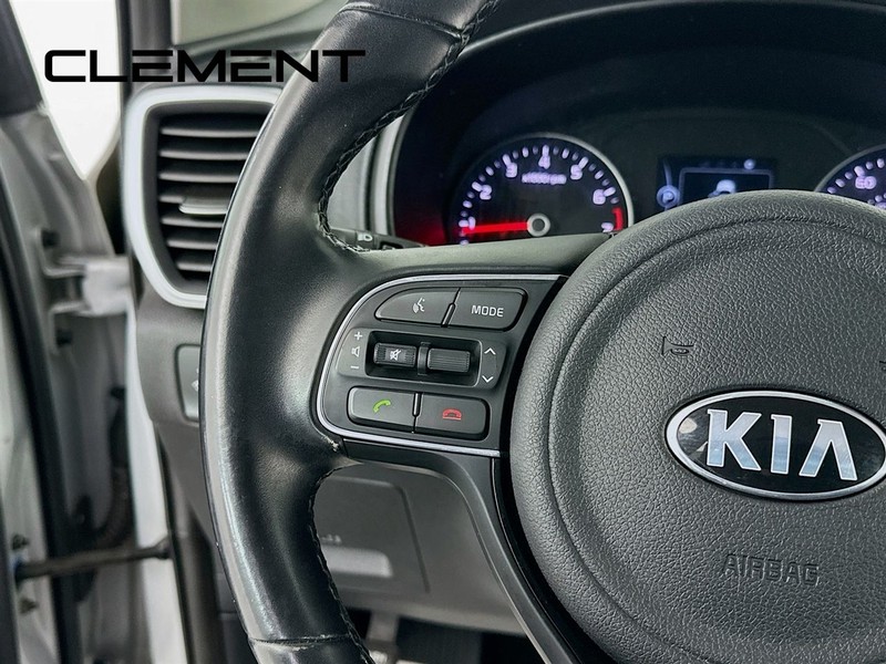 Kia Sportage Vehicle Full-screen Gallery Image 15