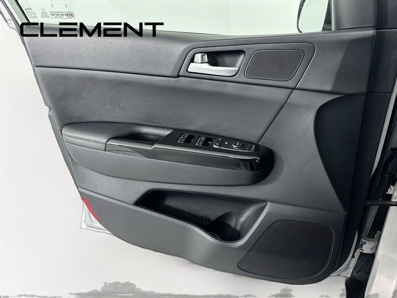 Kia Sportage Vehicle Full-screen Gallery Image 27