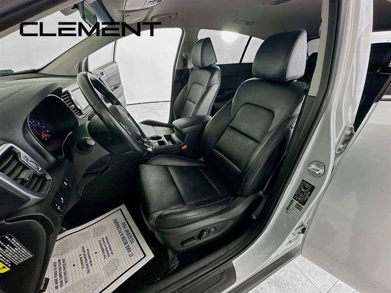 Kia Sportage Vehicle Full-screen Gallery Image 29