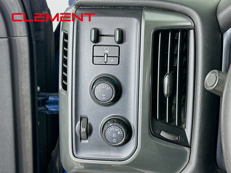 Chevrolet Silverado 1500 Vehicle Full-screen Gallery Image 12