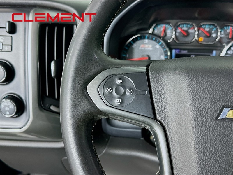 Chevrolet Silverado 1500 Vehicle Full-screen Gallery Image 15