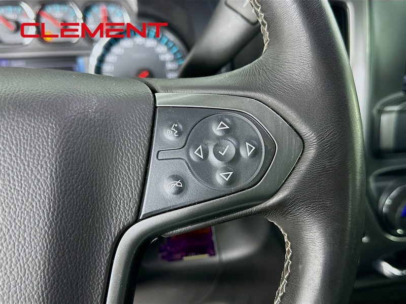 Chevrolet Silverado 1500 Vehicle Full-screen Gallery Image 16