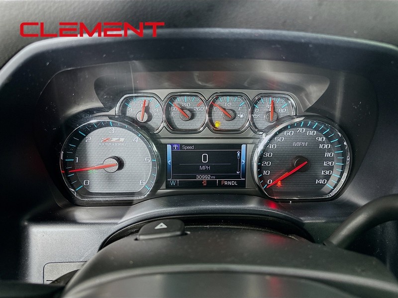 Chevrolet Silverado 1500 Vehicle Full-screen Gallery Image 18