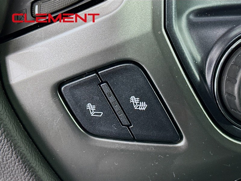 Chevrolet Silverado 1500 Vehicle Full-screen Gallery Image 23