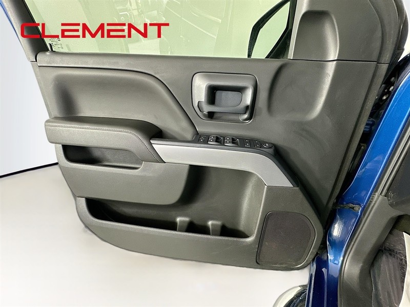 Chevrolet Silverado 1500 Vehicle Full-screen Gallery Image 27