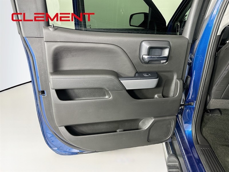 Chevrolet Silverado 1500 Vehicle Full-screen Gallery Image 30