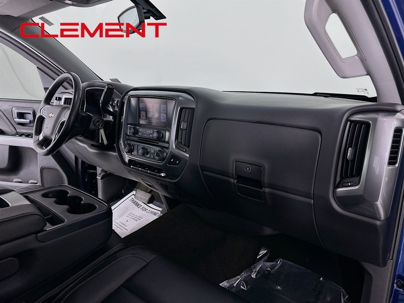 Chevrolet Silverado 1500 Vehicle Full-screen Gallery Image 33