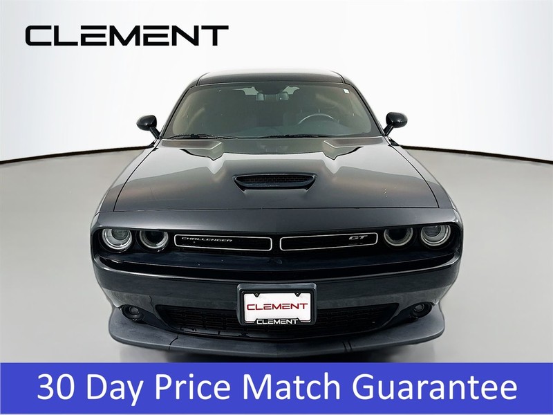 Dodge Challenger Vehicle Full-screen Gallery Image 2