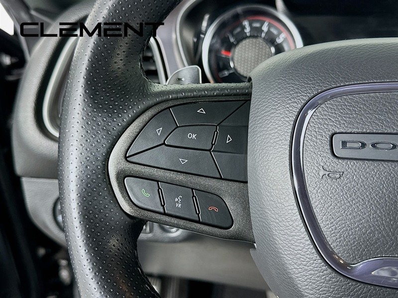 Dodge Challenger Vehicle Full-screen Gallery Image 15