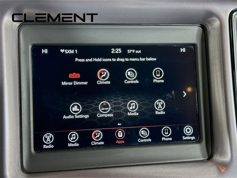 Dodge Challenger Vehicle Full-screen Gallery Image 19