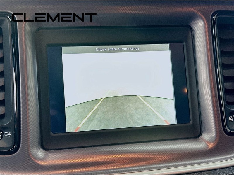 Dodge Challenger Vehicle Full-screen Gallery Image 20