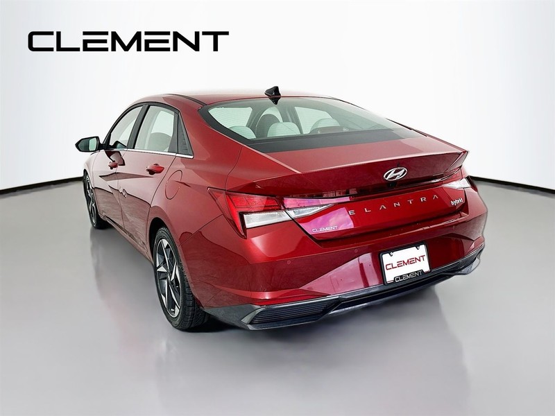 Hyundai Elantra Hybrid Vehicle Full-screen Gallery Image 7