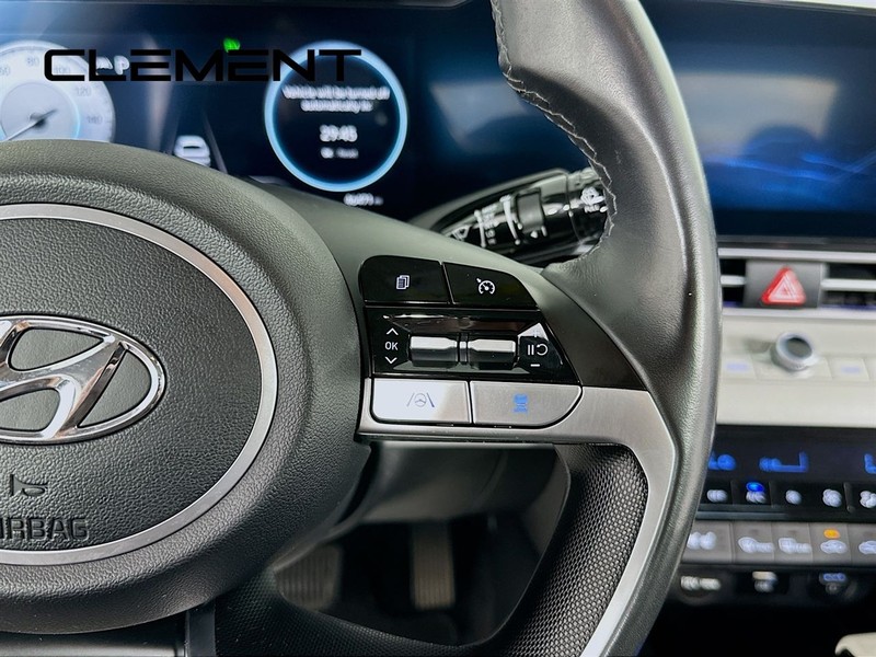 Hyundai Elantra Hybrid Vehicle Full-screen Gallery Image 15