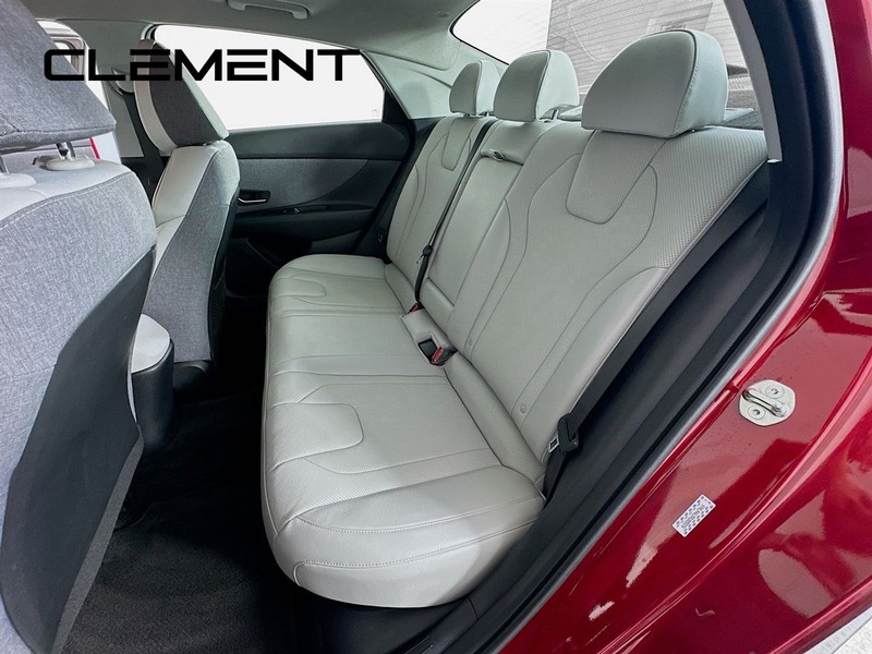 Hyundai Elantra Hybrid Vehicle Full-screen Gallery Image 32