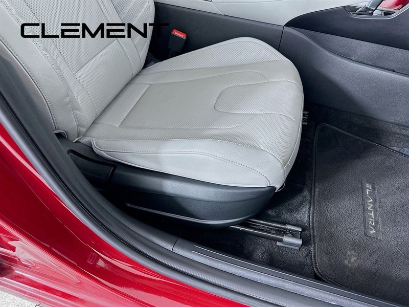 Hyundai Elantra Hybrid Vehicle Full-screen Gallery Image 33