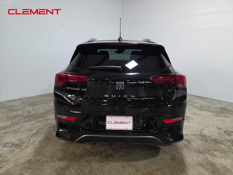 Buick Encore GX Vehicle Full-screen Gallery Image 7