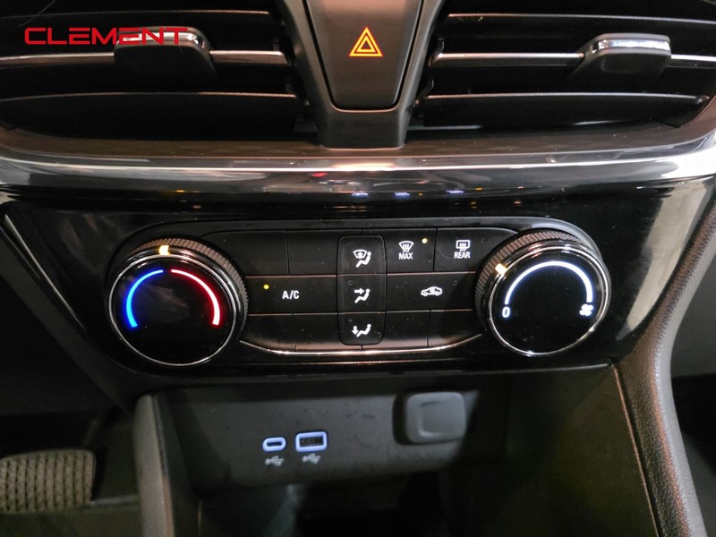 Buick Encore GX Vehicle Full-screen Gallery Image 19