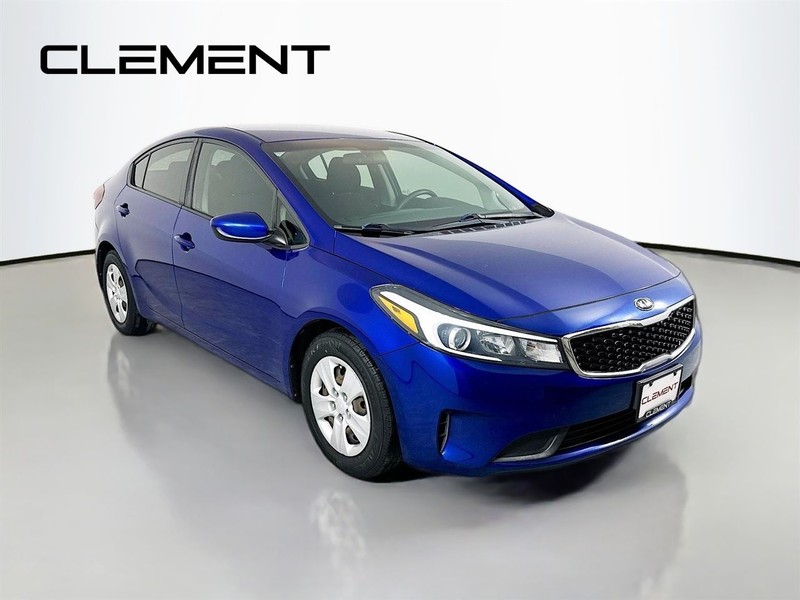 Kia Forte Vehicle Full-screen Gallery Image 3