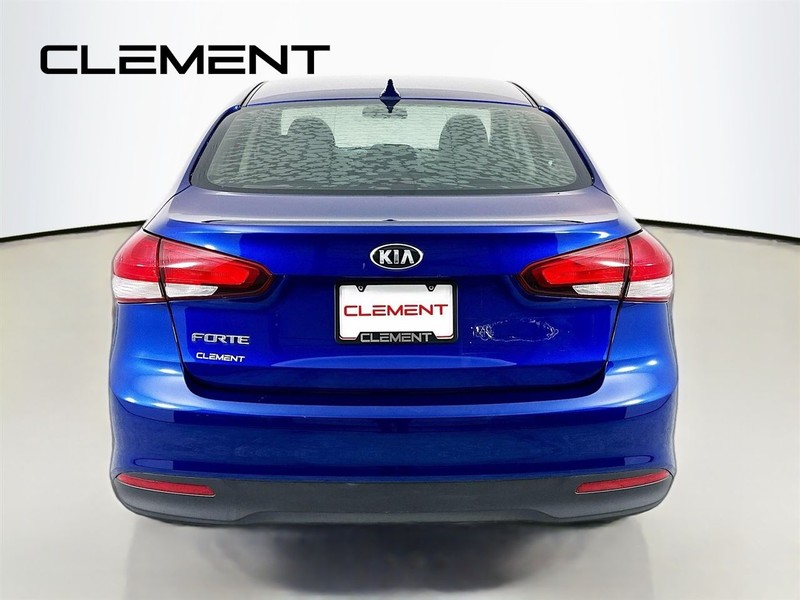 Kia Forte Vehicle Full-screen Gallery Image 7