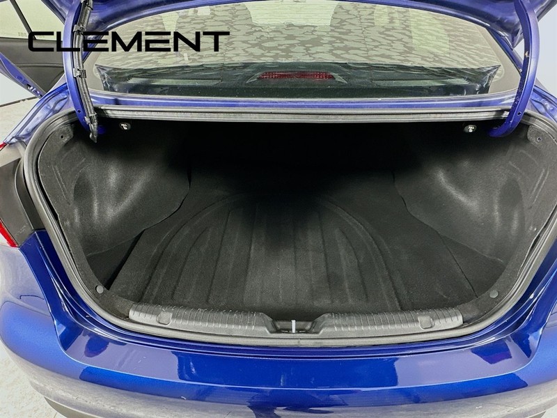 Kia Forte Vehicle Full-screen Gallery Image 10