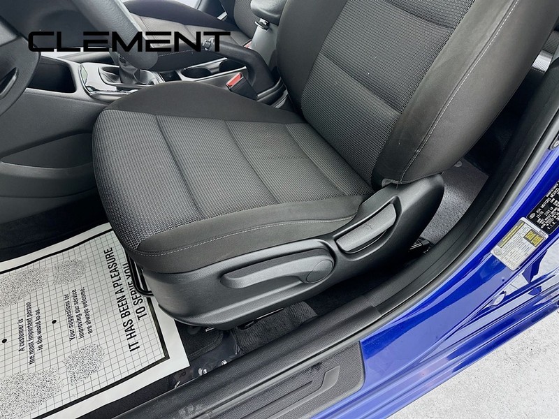 Kia Forte Vehicle Full-screen Gallery Image 26