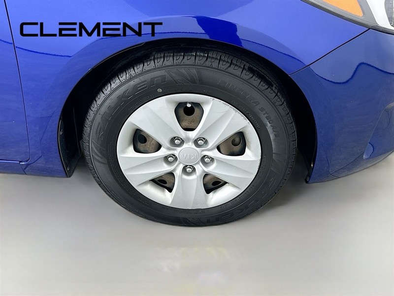 Kia Forte Vehicle Full-screen Gallery Image 33