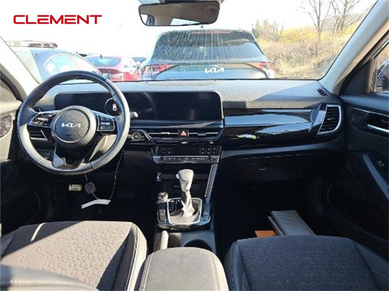 Kia Seltos Vehicle Full-screen Gallery Image 3